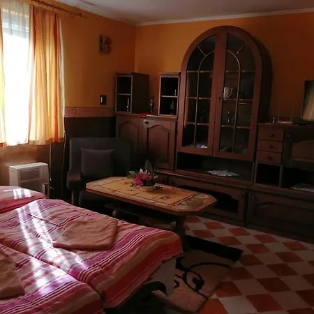 Alba Regia Apartment *