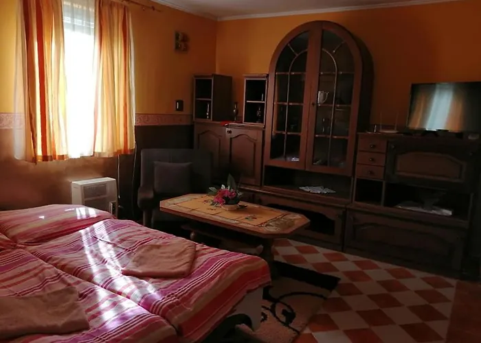 Alba Regia Apartman *